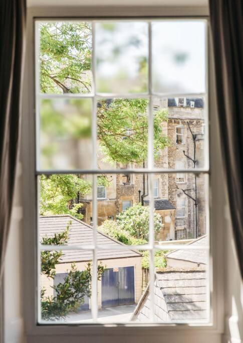 Luxury, Central, Sun-filled 3 Bed Haven In *
